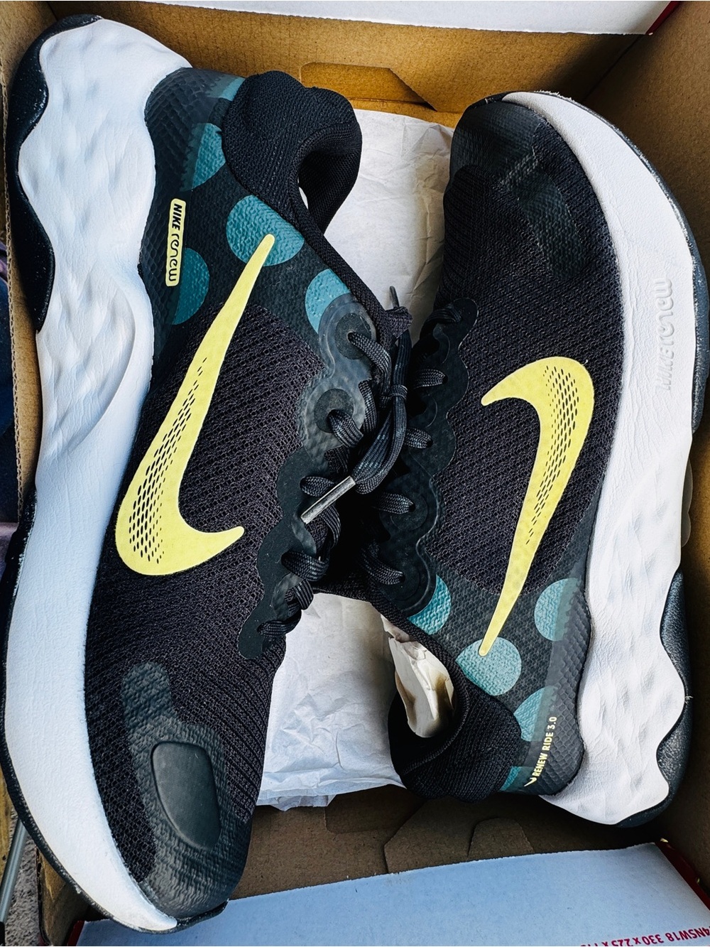 Nike Renew Ride 3 Men’s Size 9.5 Running Shoes Black Lemon Chiffon DC8185-007